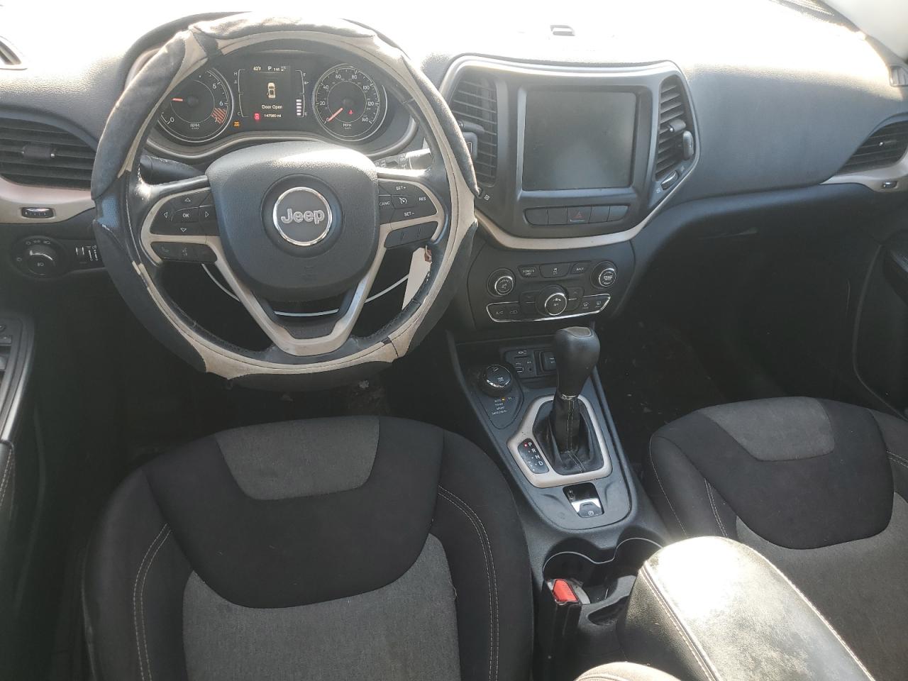 Jeep Grand Cherokee Latitude Image 4