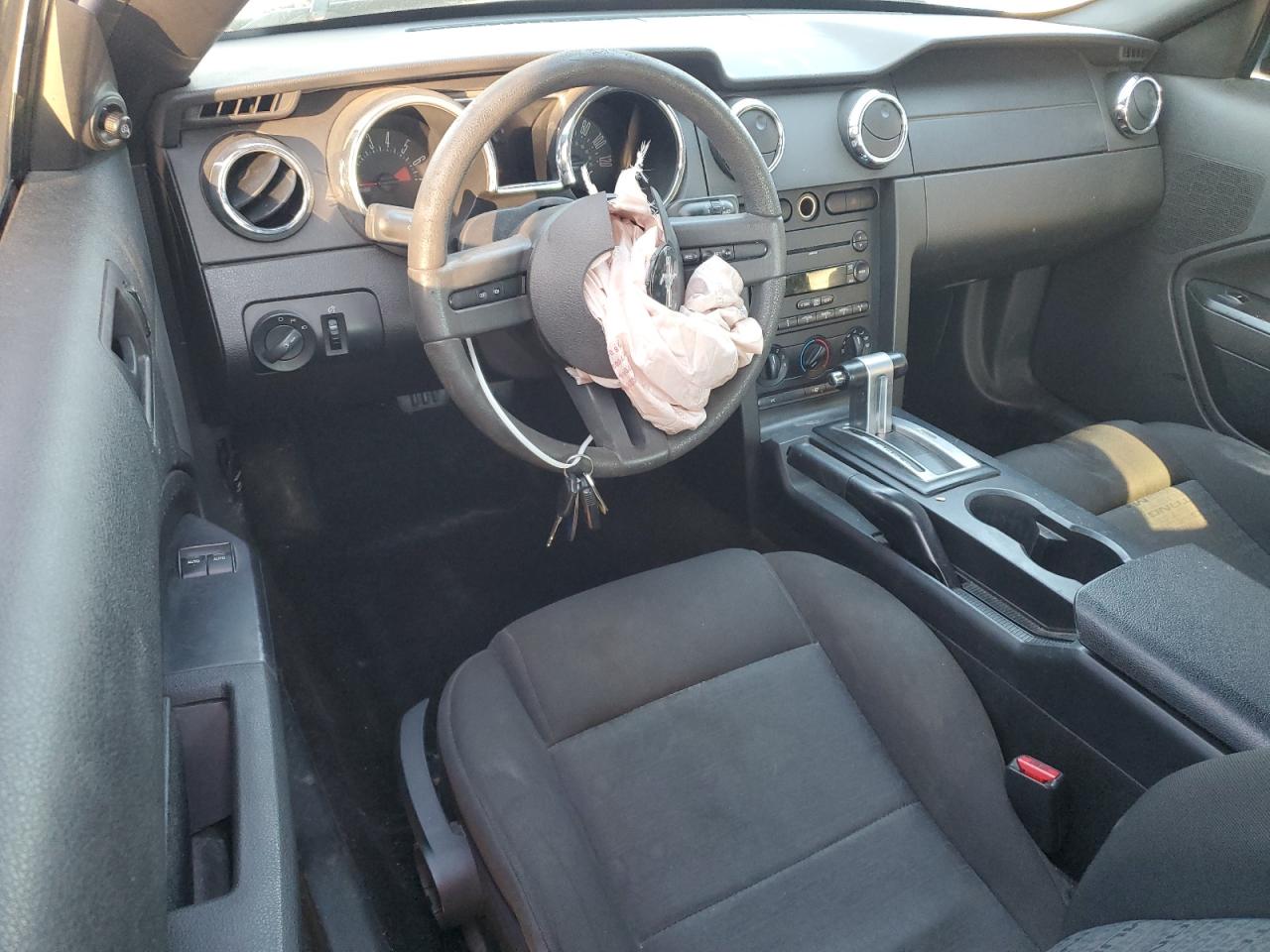 Ford Mustang Image 10