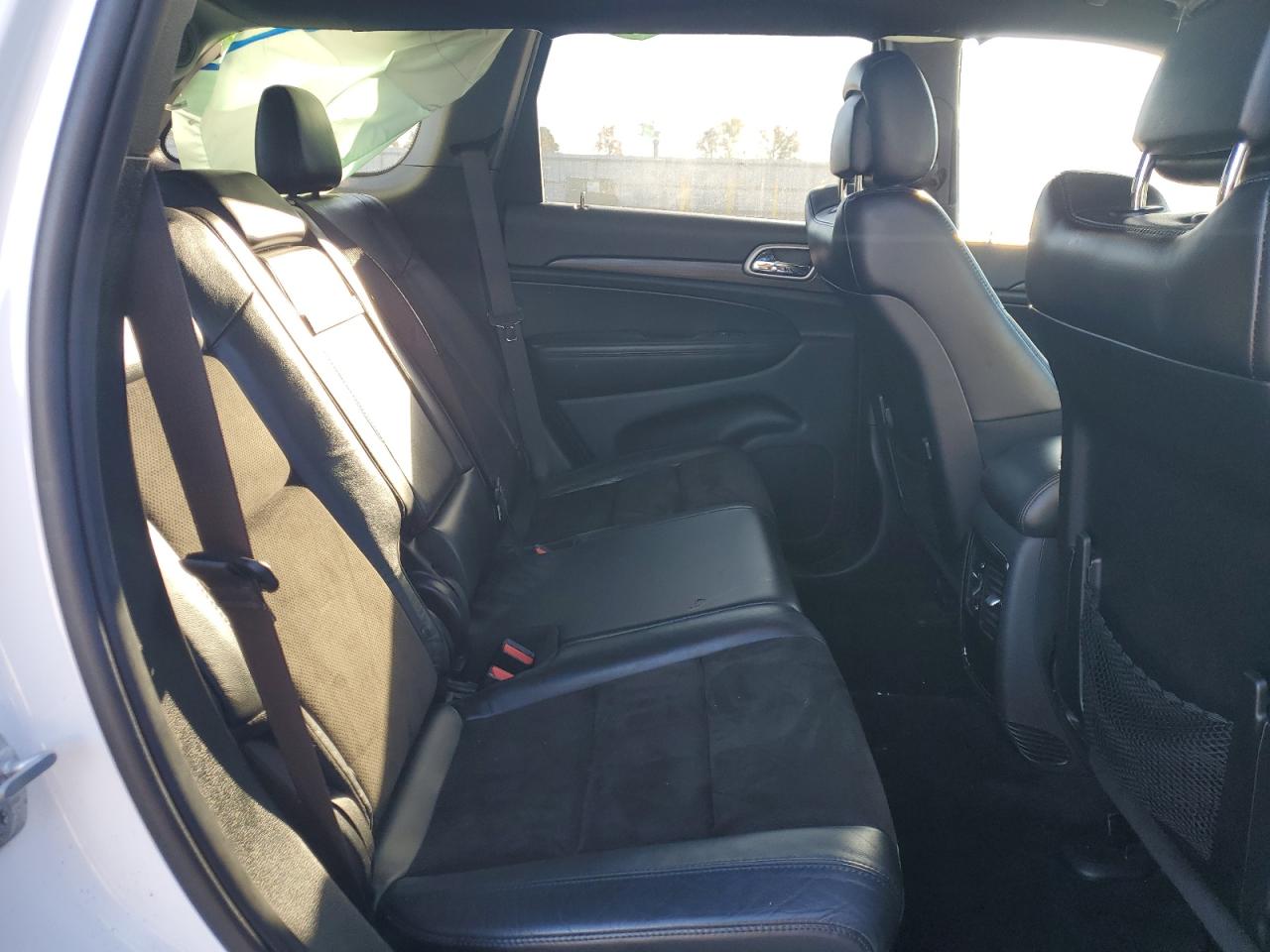 Jeep Grand Cherokee Laredo Image 13