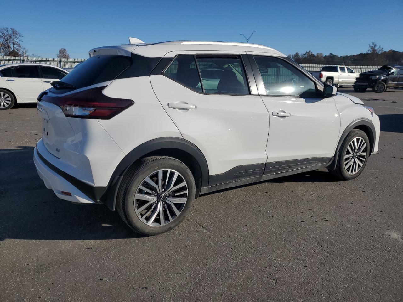 Nissan Kicks Sv Image 5