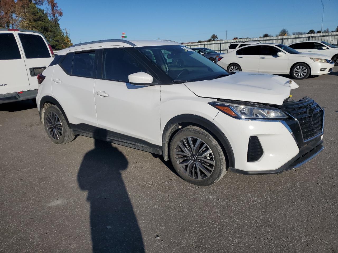 Nissan Kicks Sv Image 2