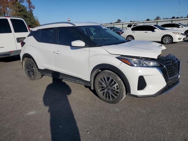 Nissan Kicks Sv Image 2