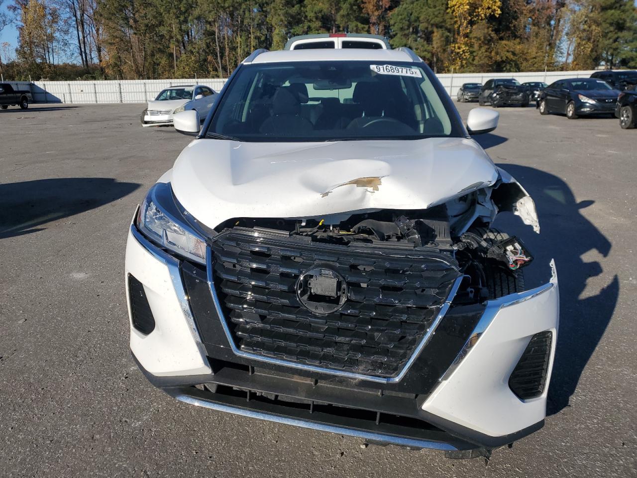 Nissan Kicks Sv Image 3