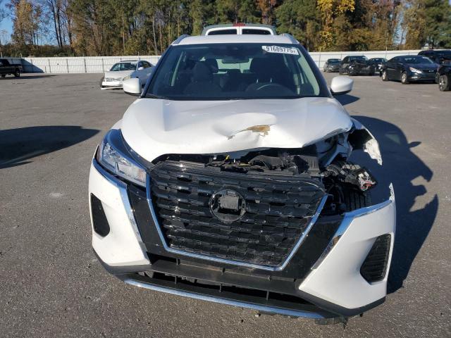 Nissan Kicks Sv Image 3