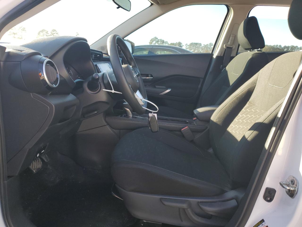 Nissan Kicks Sv Image 13