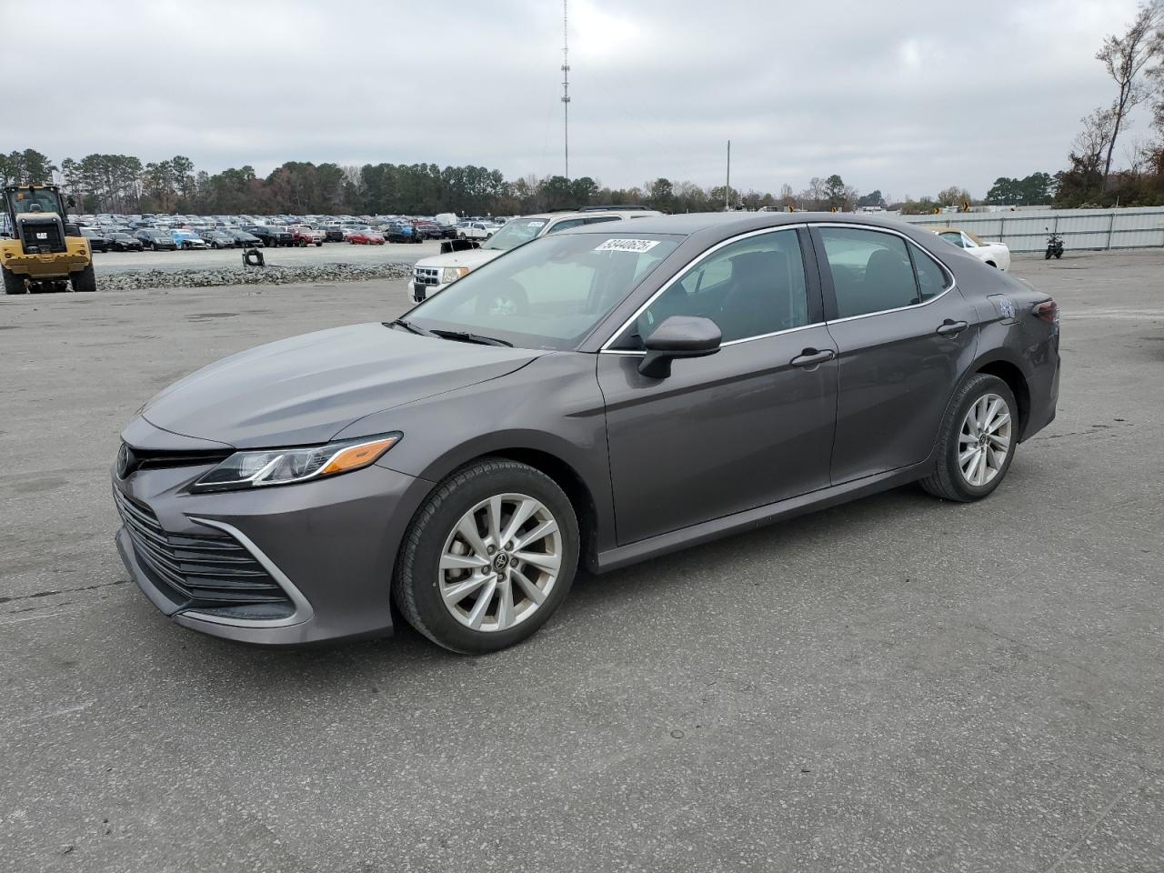 Toyota Camry Le Image 1