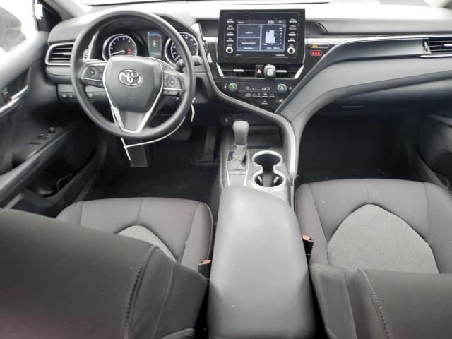 Toyota Camry Le Image 3