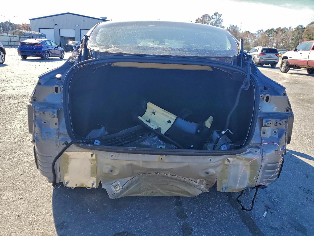 Tesla Model 3 Image 12