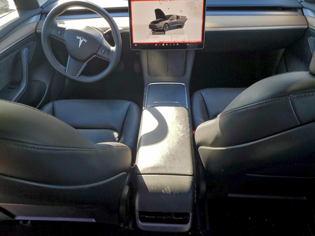Tesla Model 3 Image 4