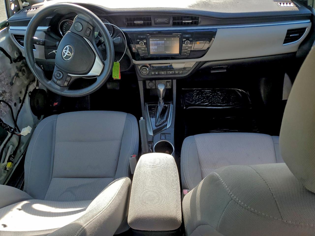 Toyota Corolla L Image 9