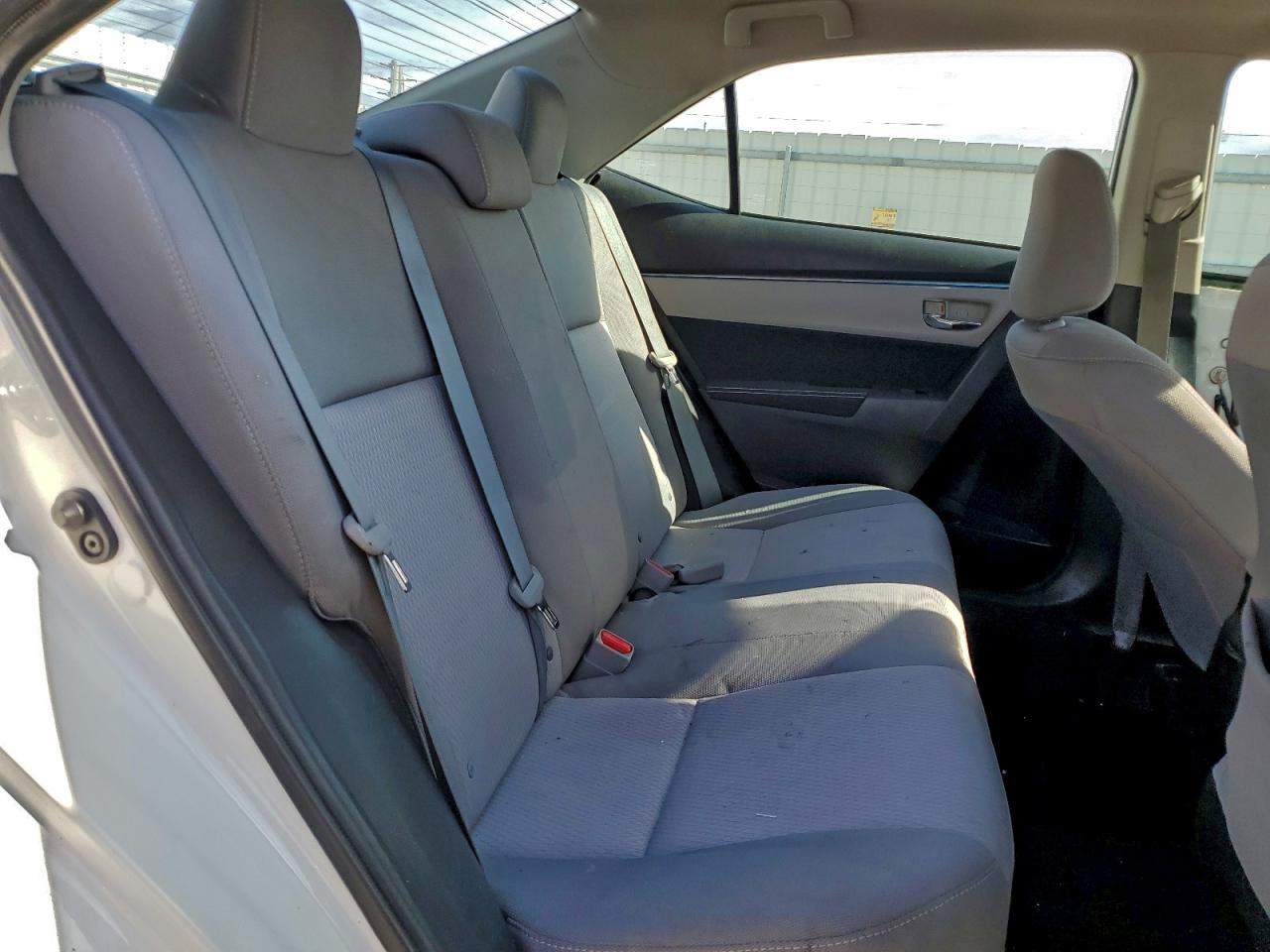 Toyota Corolla L Image 11