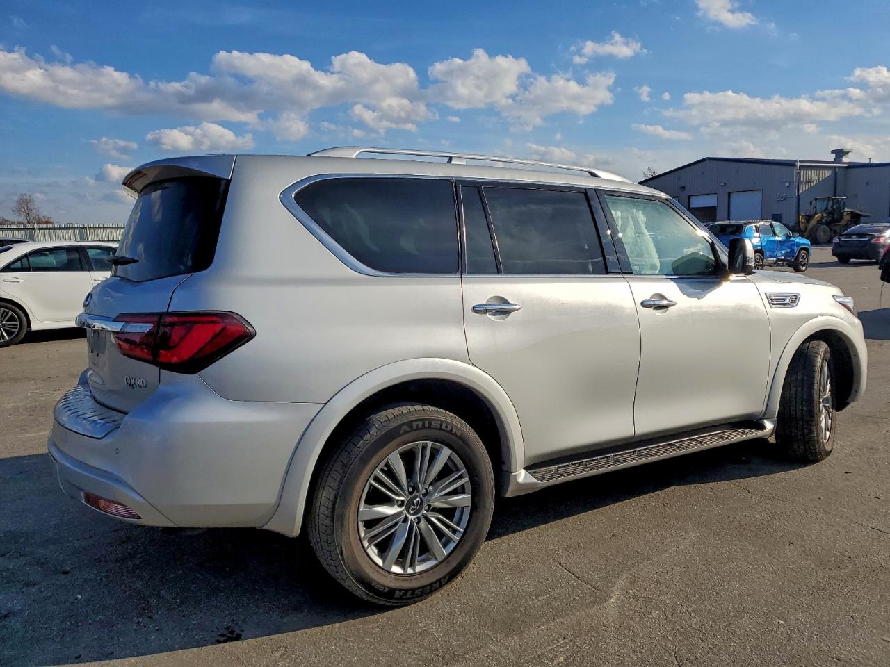 INFINITI Qx Luxe Image 4