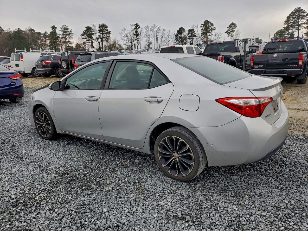 Toyota Corolla L Image 7