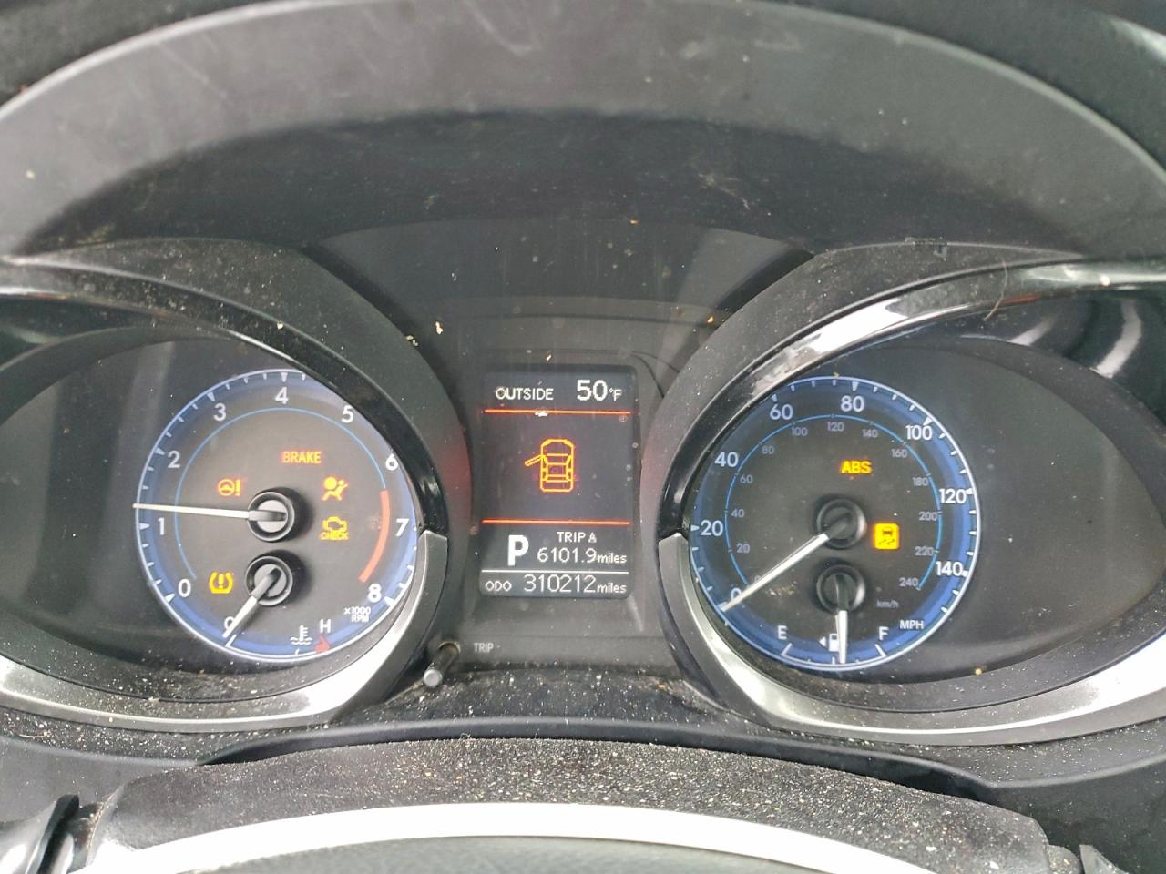 Toyota Corolla L Image 6