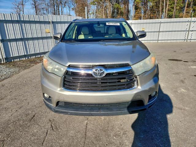 Toyota Highlander Xle Image 2