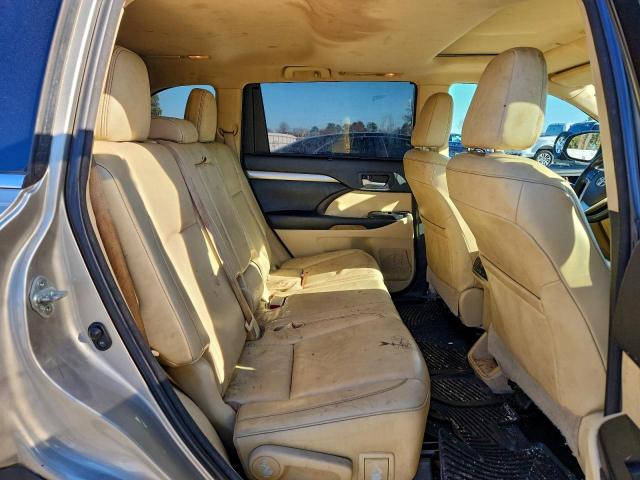 Toyota Highlander Xle Image 8