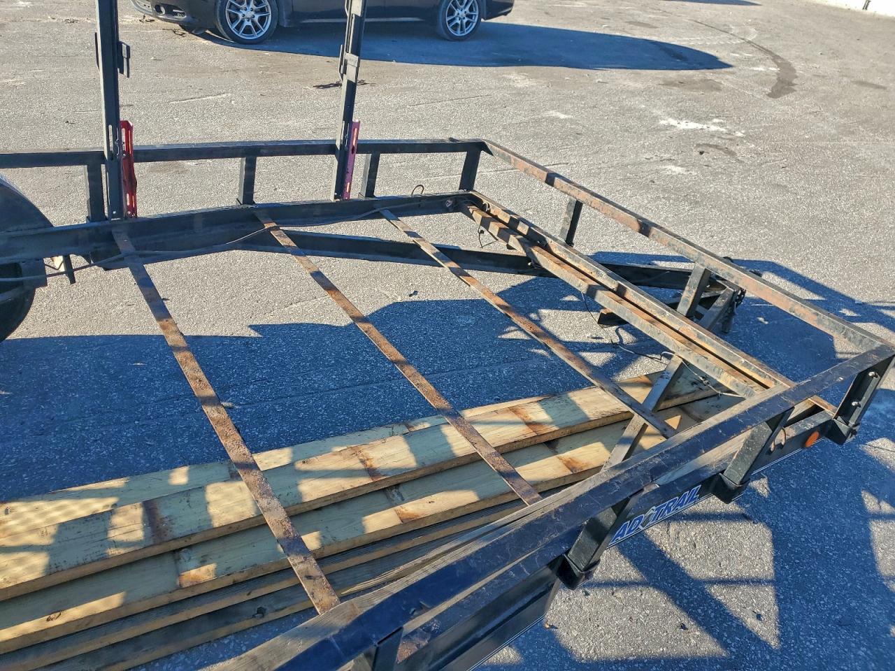 Loat Trailer Image 9