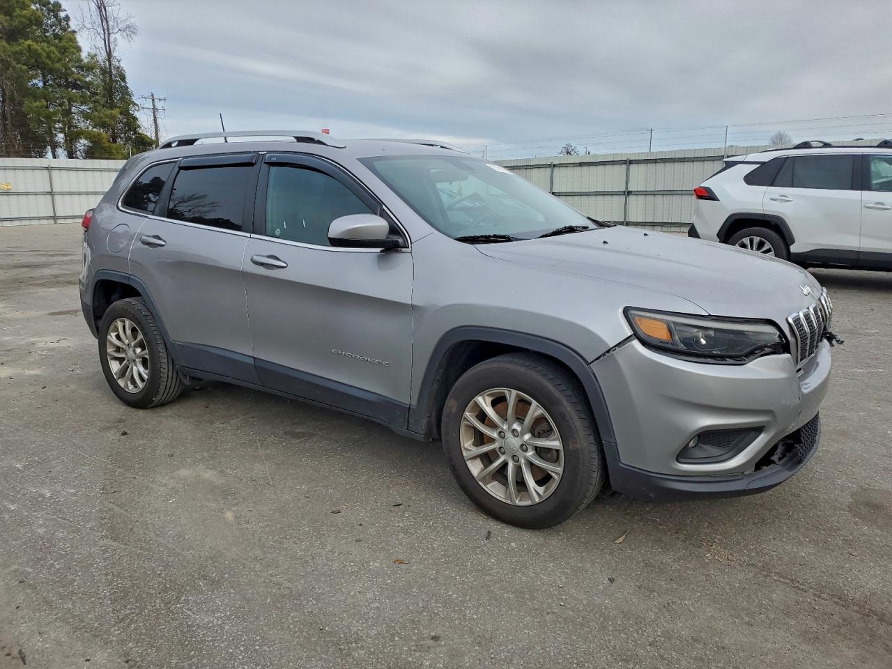 Jeep Grand Cherokee Latitude Image 8