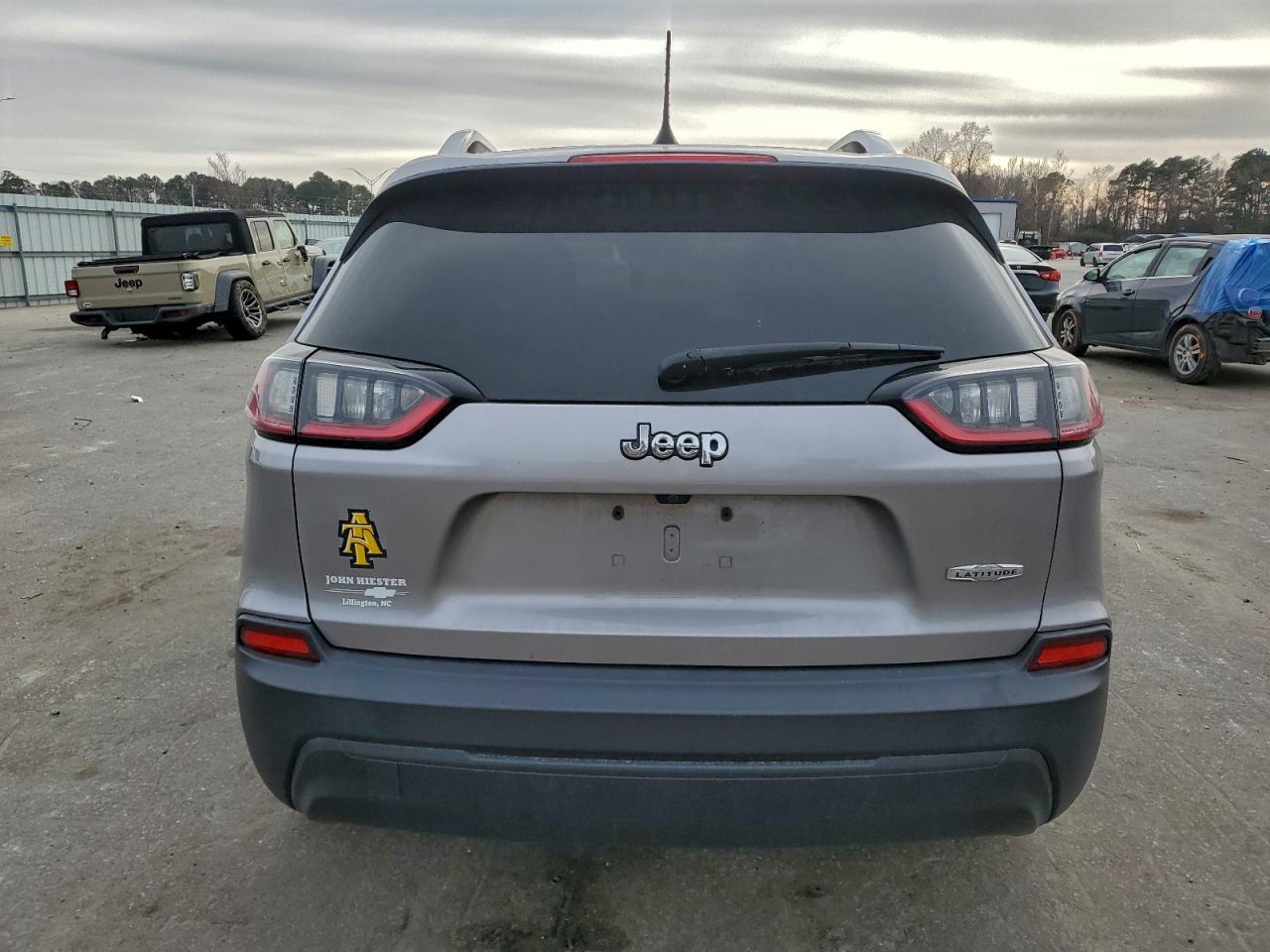 Jeep Grand Cherokee Latitude Image 12