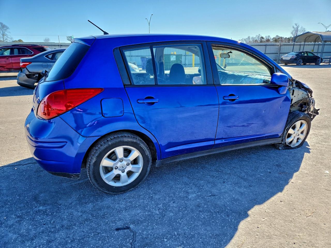 Nissan Versa S Image 8