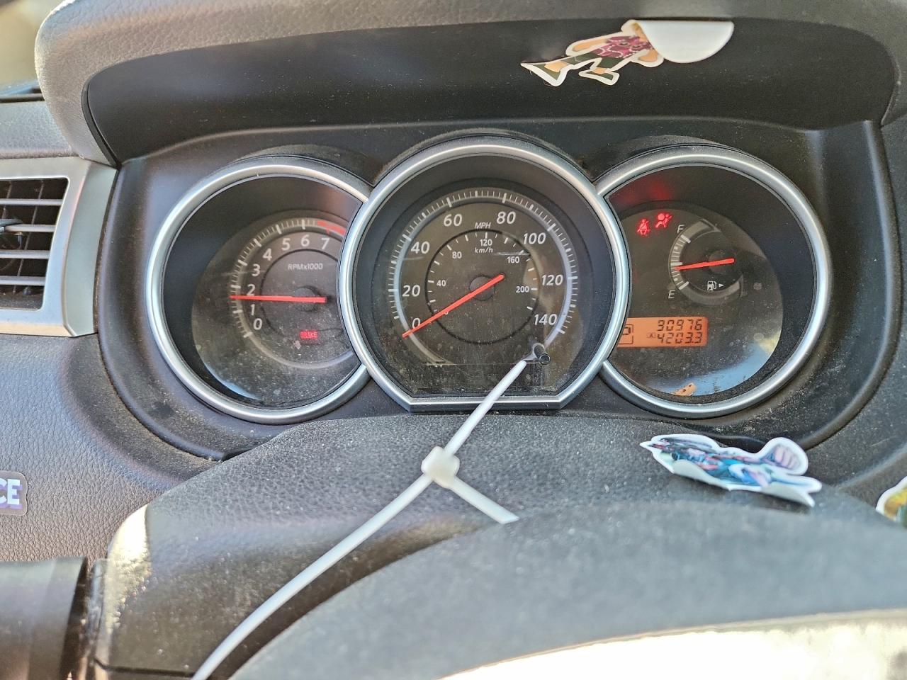 Nissan Versa S Image 12