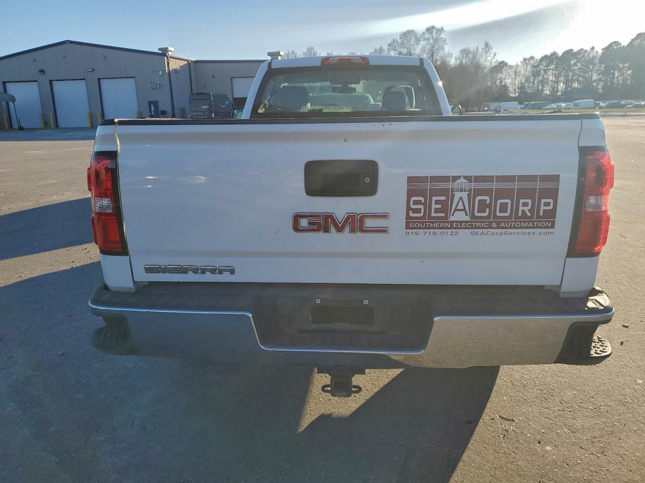GMC Sierra C1500 Image 6