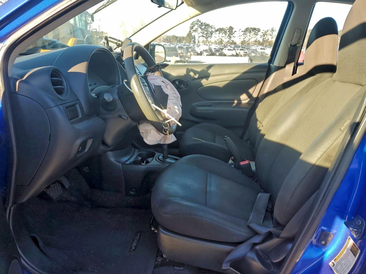 Nissan Versa S Image 8