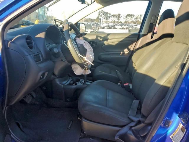 Nissan Versa S Image 8