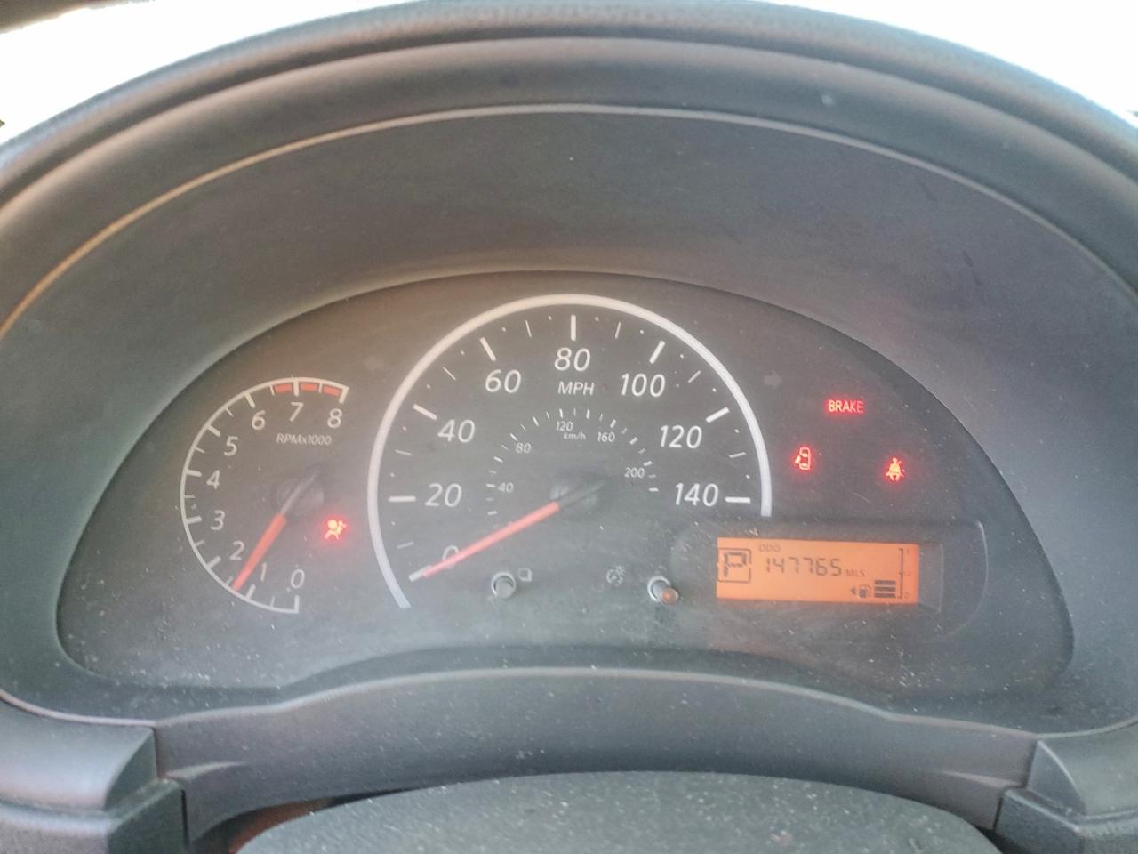 Nissan Versa S Image 6