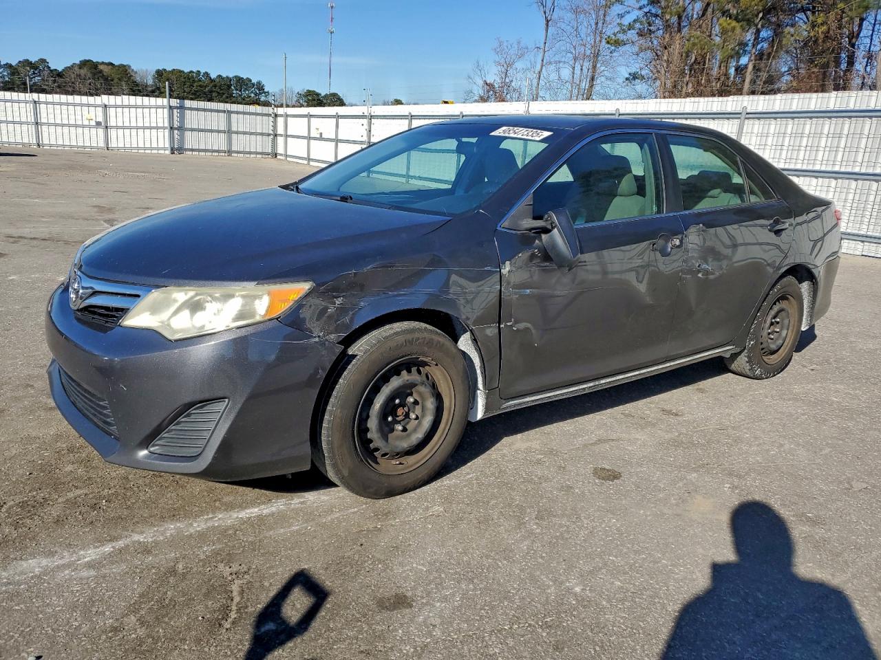 Toyota Camry Base Image 1