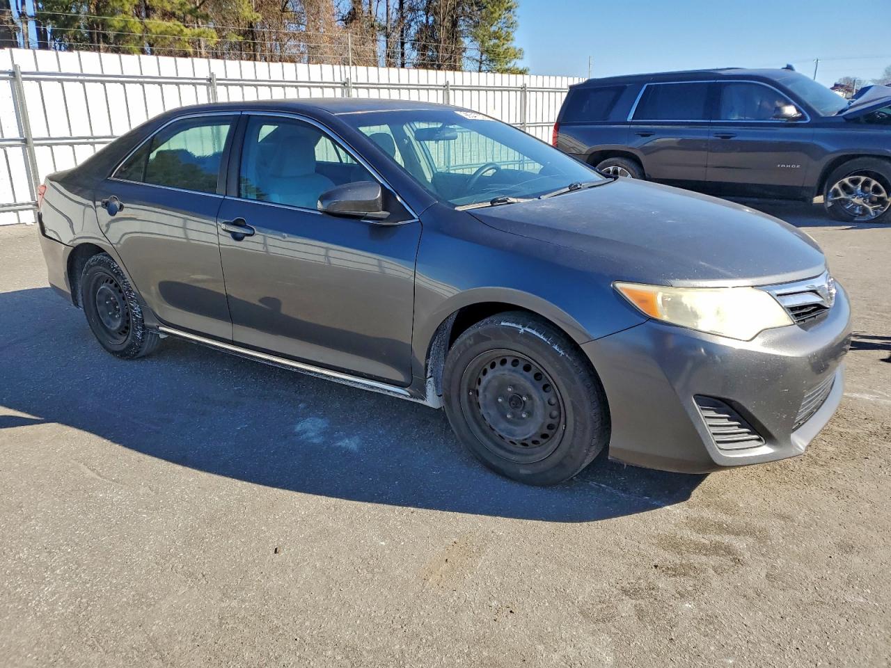 Toyota Camry Base Image 8