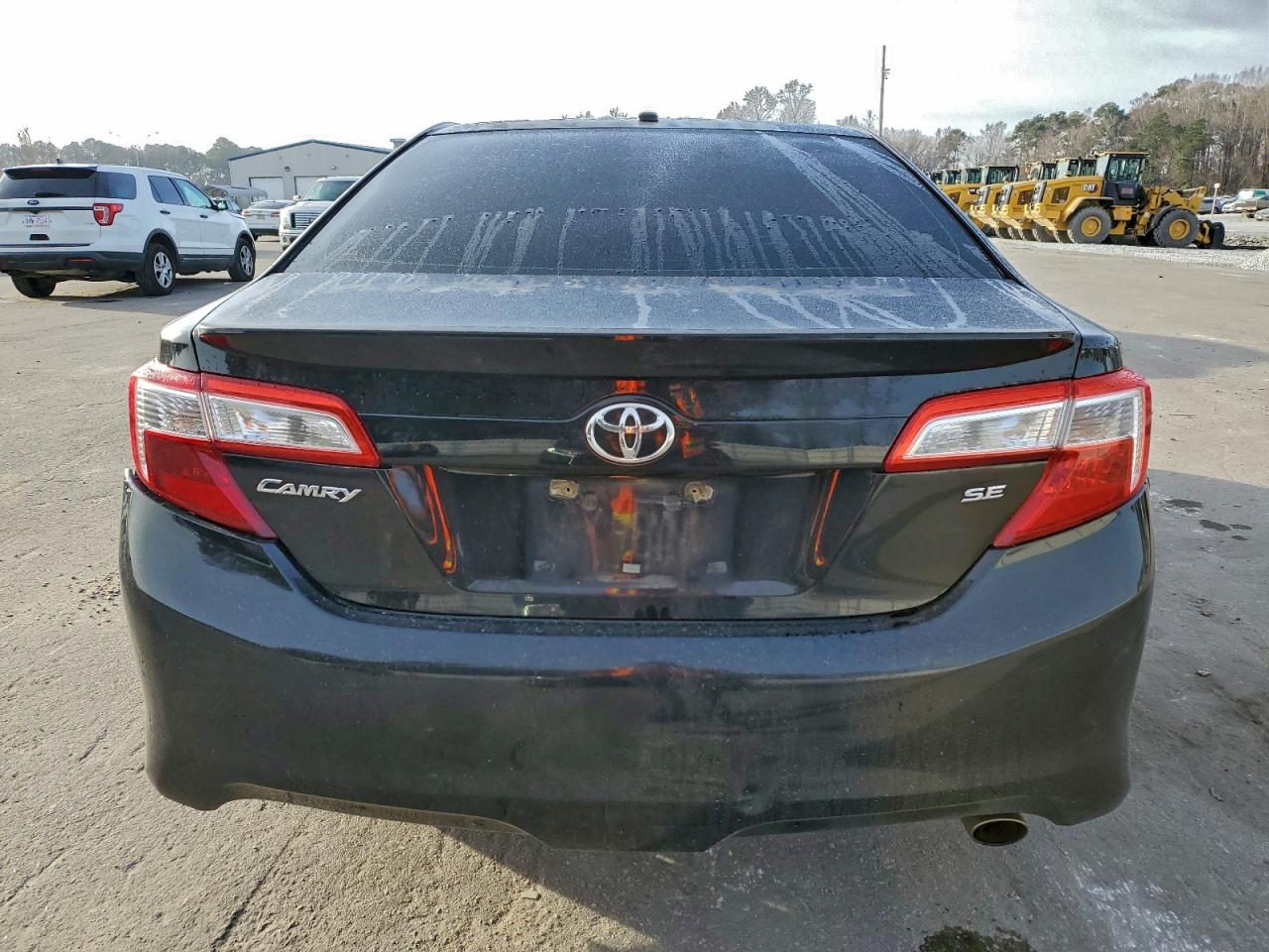 Toyota Camry Base Image 6