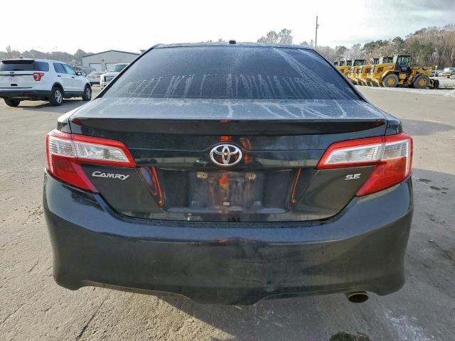 Toyota Camry Base Image 6