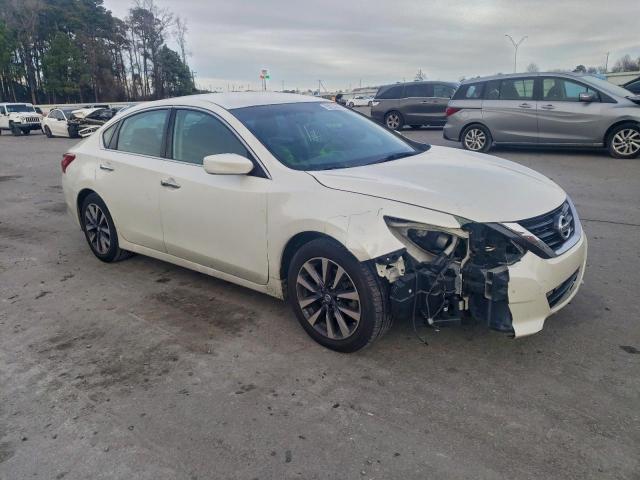 Nissan Altima 2.5 Image 5