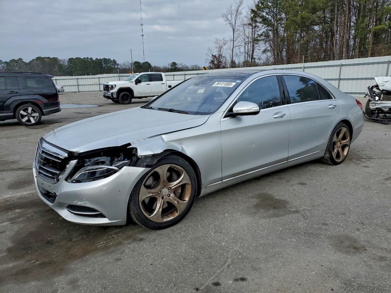 Mercedes-Benz S-Class 550 Image 1