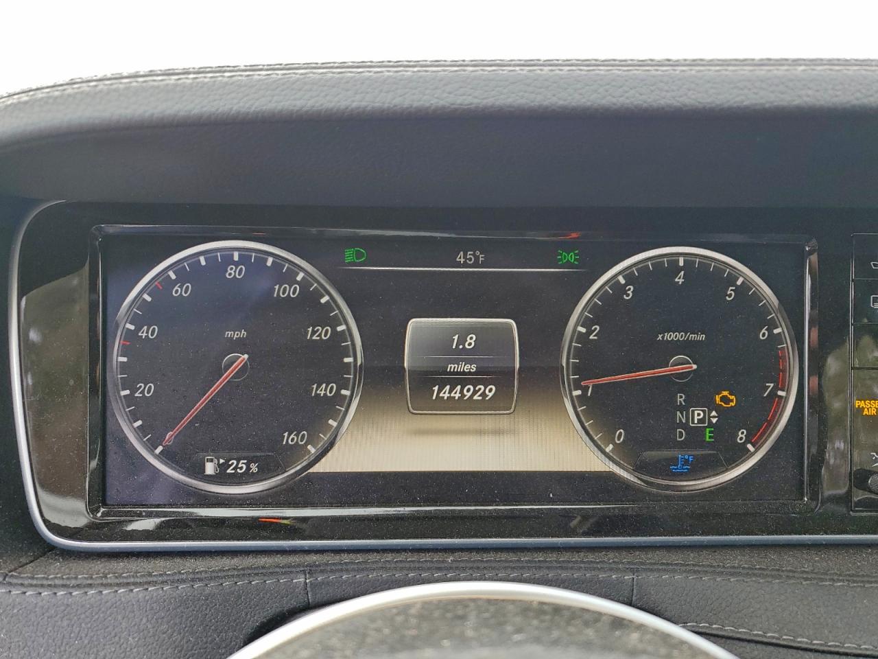 Mercedes-Benz S-Class 550 Image 9