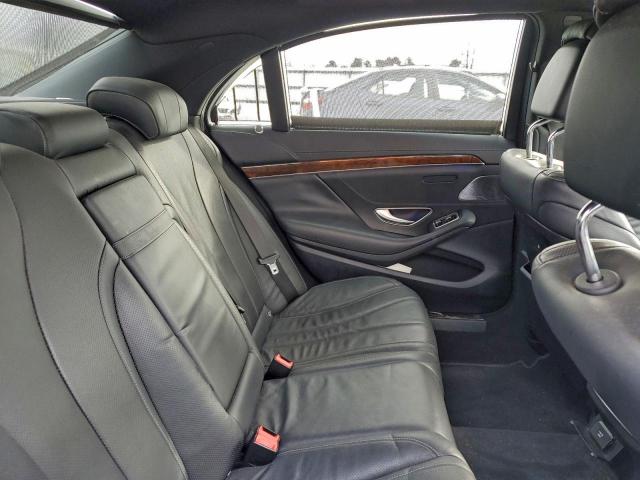 Mercedes-Benz S-Class 550 Image 5