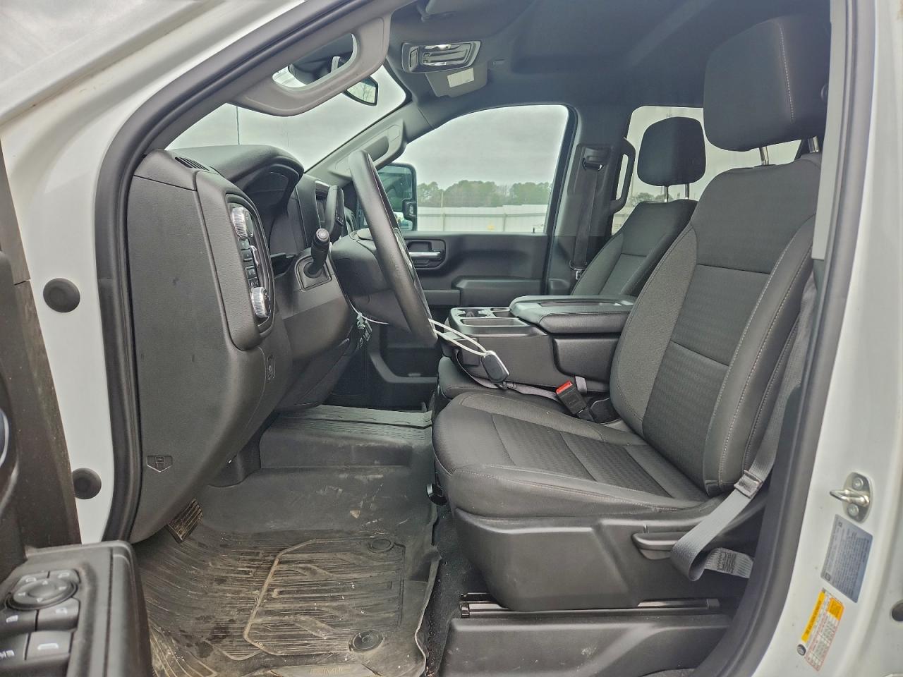 GMC Sierra K2500 Heavy Duty Image 7