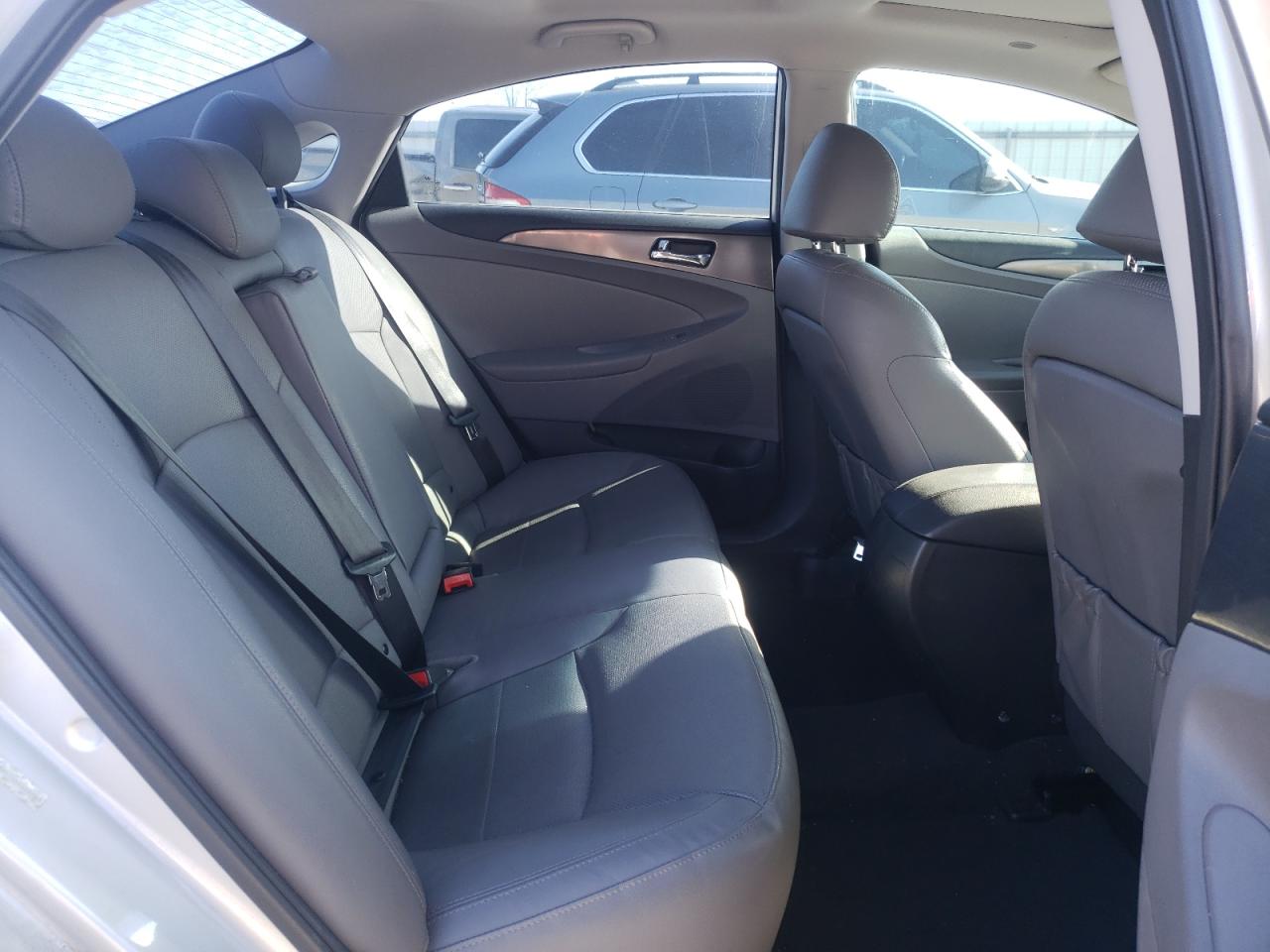 Hyundai SONATA Hybrid Image 11