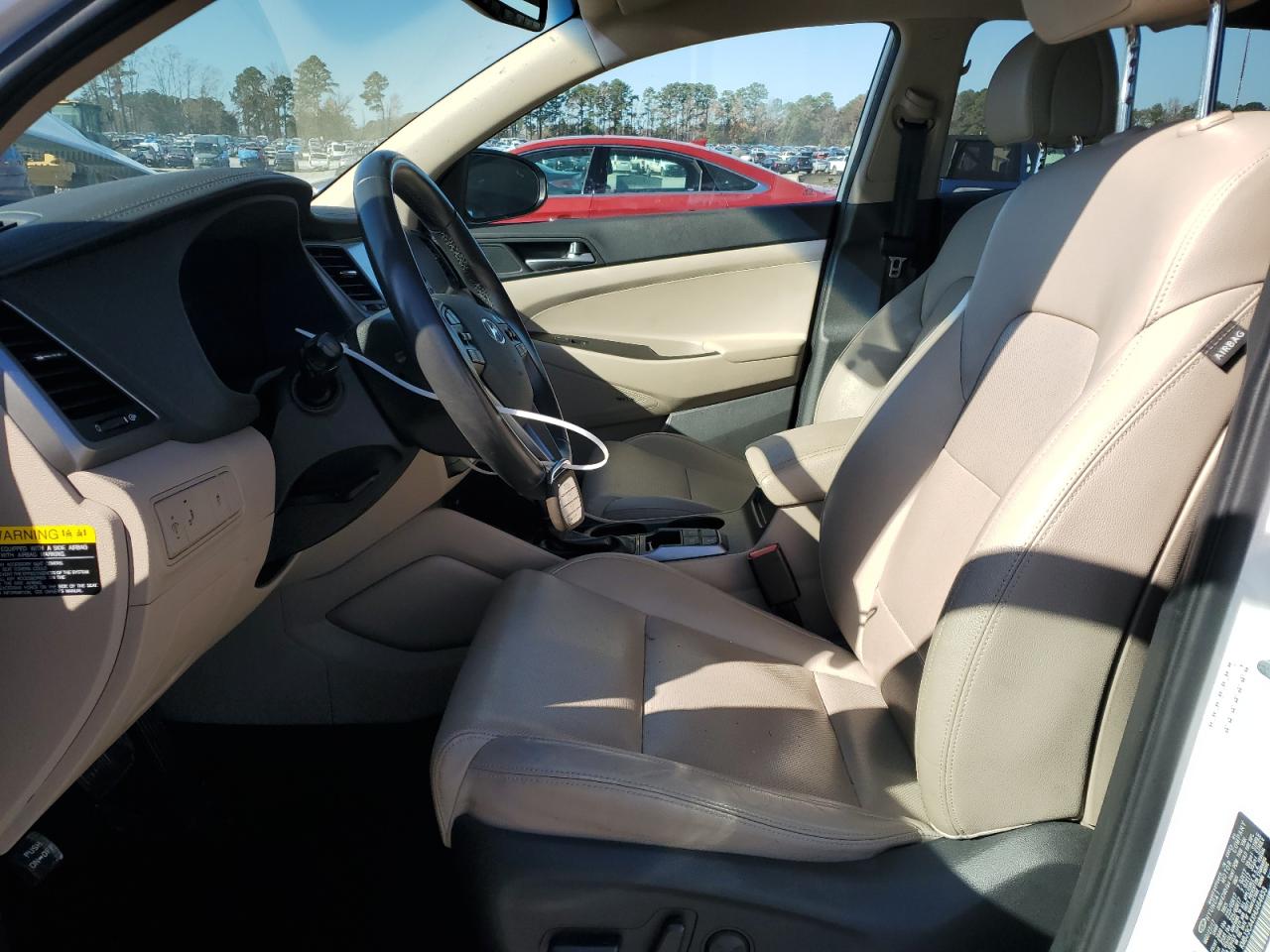 Hyundai TUCSON Limited Image 6