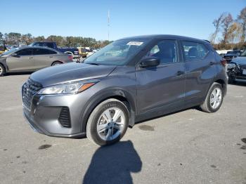  Salvage Nissan Kicks
