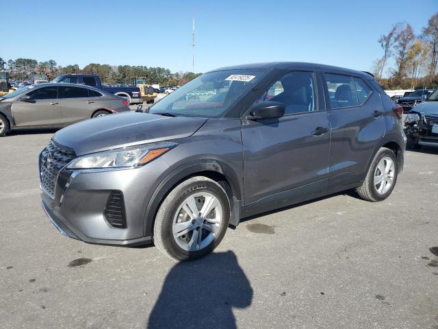  Salvage Nissan Kicks