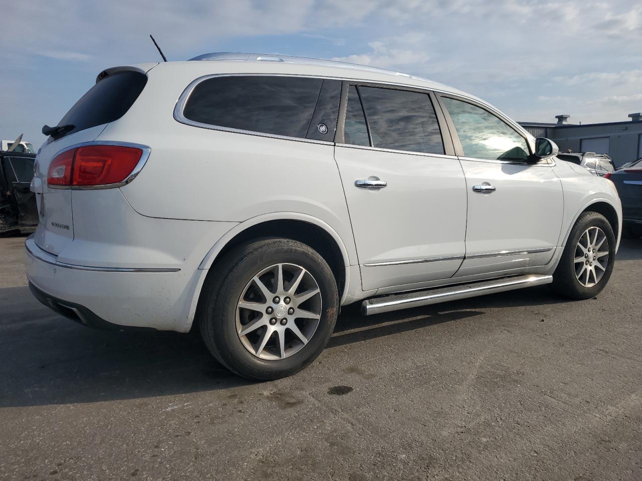 Buick Enclave Image 2