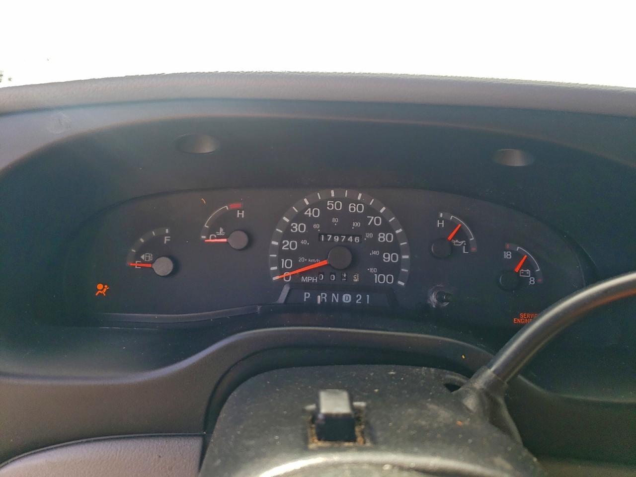 Ford Econoline E350 Super Duty Wagon Image 2