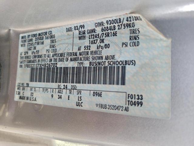 Ford Econoline E350 Super Duty Wagon Image 13