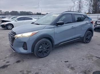  Salvage Nissan Kicks