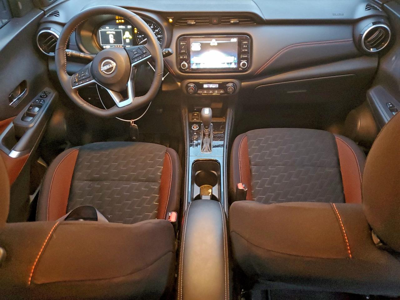 Nissan Kicks Sr Image 2