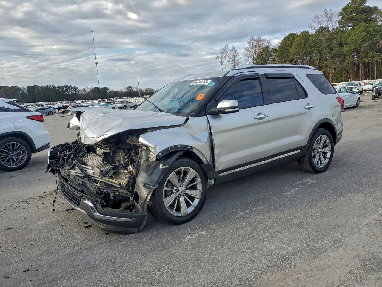 Ford Explorer Limited Image 1