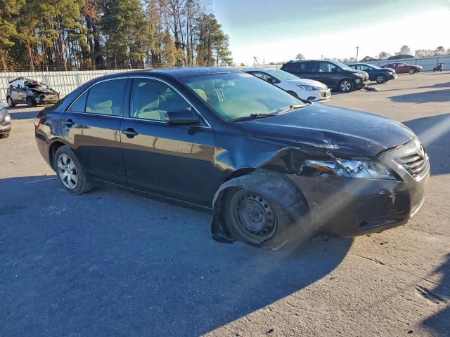 Toyota Camry Base Image 2