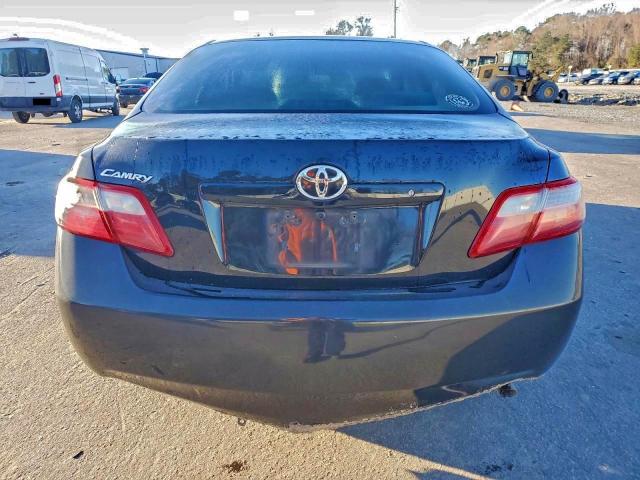 Toyota Camry Base Image 10